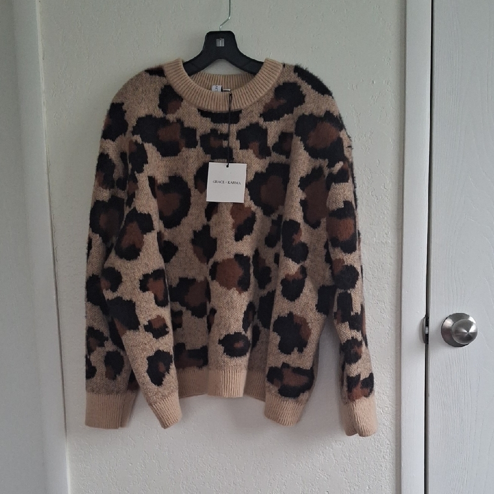 Elegan Tan and Brown Animal Print Sweater - Picture 2 of 7